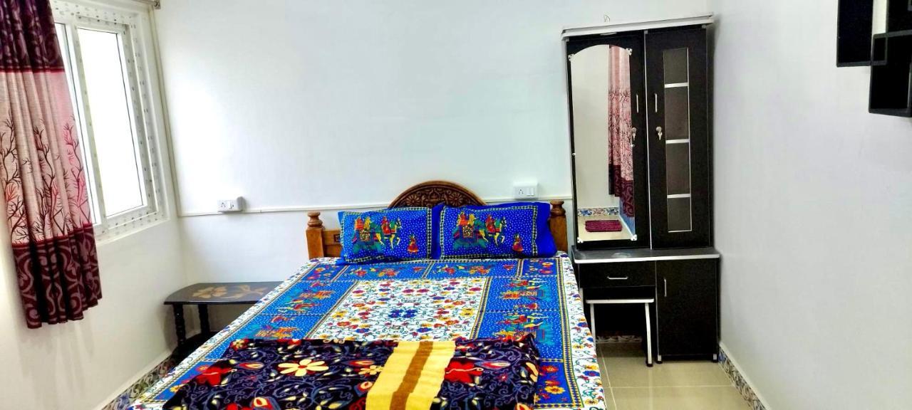 Hotel Kavieya Residency à Pūrnānkuppam Extérieur photo
