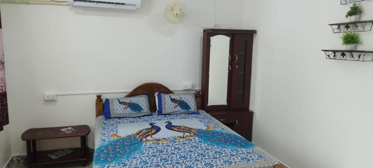 Hotel Kavieya Residency à Pūrnānkuppam Extérieur photo