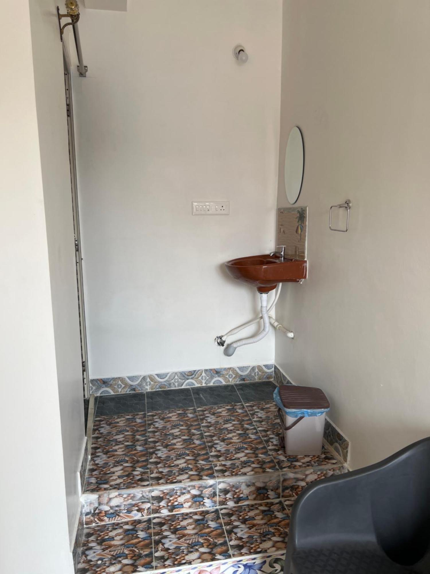 Hotel Kavieya Residency à Pūrnānkuppam Extérieur photo