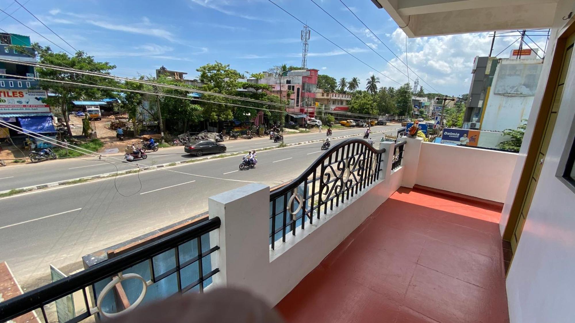 Hotel Kavieya Residency à Pūrnānkuppam Extérieur photo
